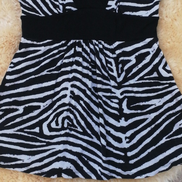 Michael Kors top black and white zebra print - Picture 7 of 8
